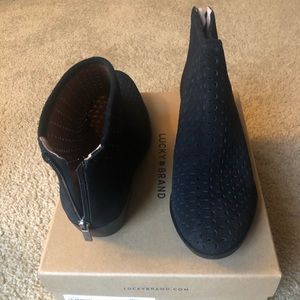 New NIB Lucky Brand Bergyn Black Booties 9